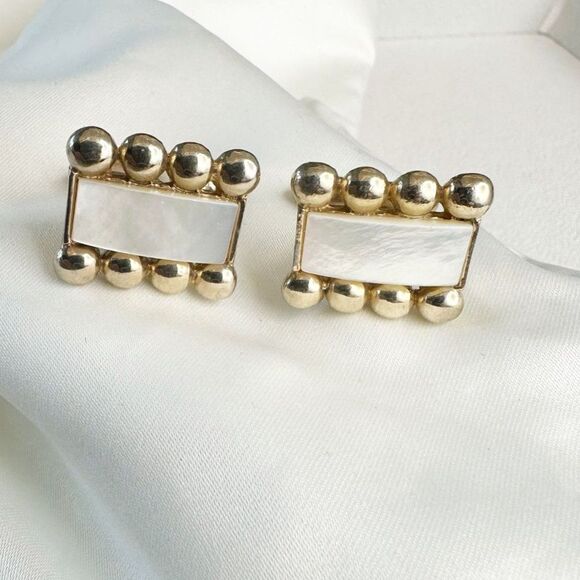 Vintage Rectangular Mother of Pearl and Gold-Tone Cufflinks - Picture 2 of 4